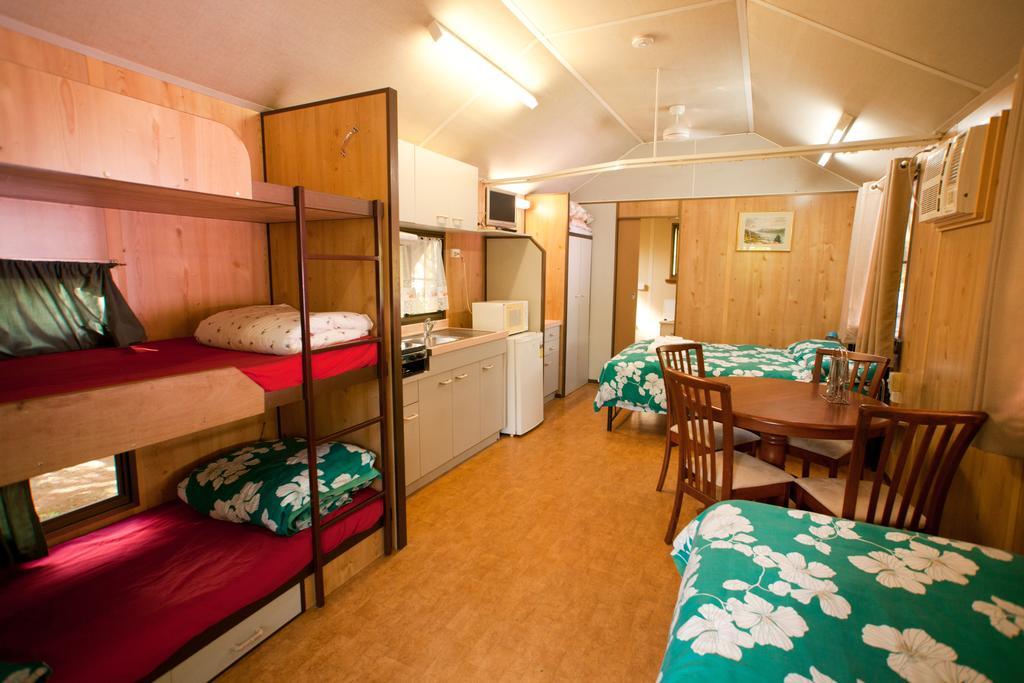 Lake Eacham Tourist Park & Cabins Oda fotoğraf