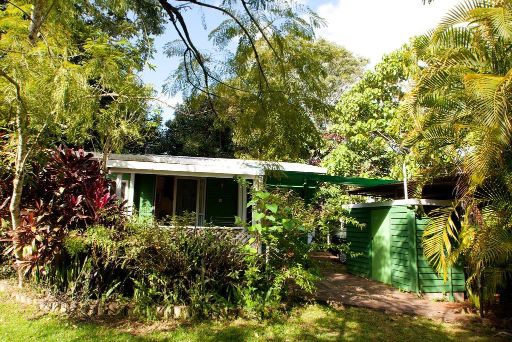 Lake Eacham Tourist Park & Cabins Oda fotoğraf