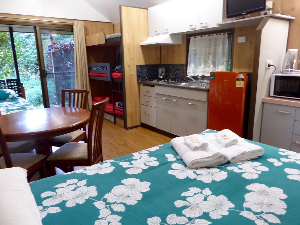 Lake Eacham Tourist Park & Cabins Dış mekan fotoğraf