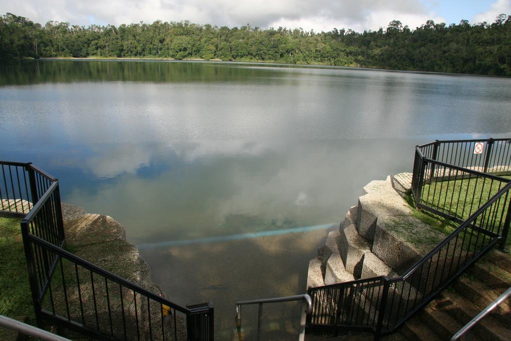 Lake Eacham Tourist Park & Cabins Dış mekan fotoğraf